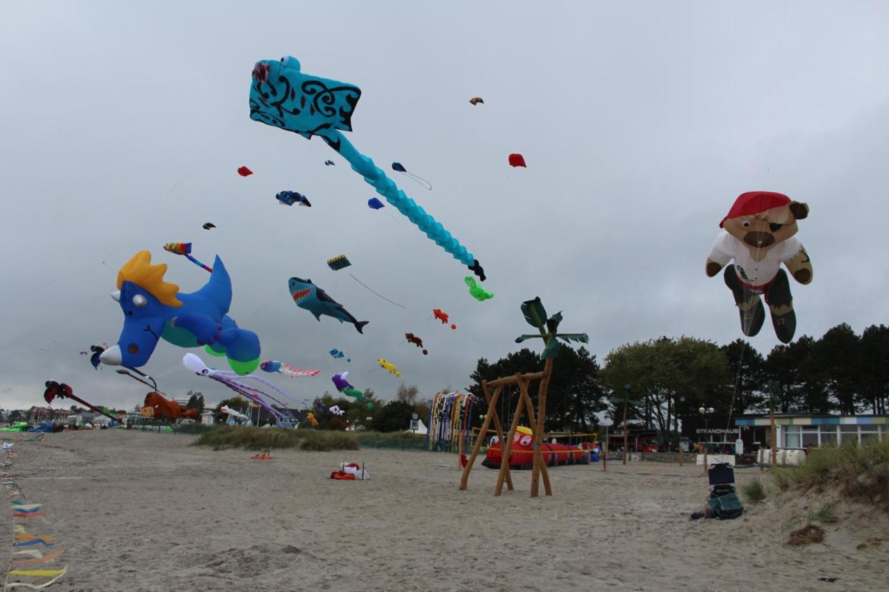 Ferienwohnungen Im Haus Strandburg Groemitz Grömitz Exterior foto