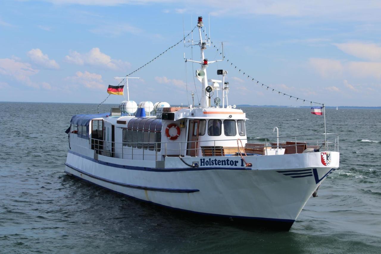 Ferienwohnungen Im Haus Strandburg Groemitz Grömitz Exterior foto